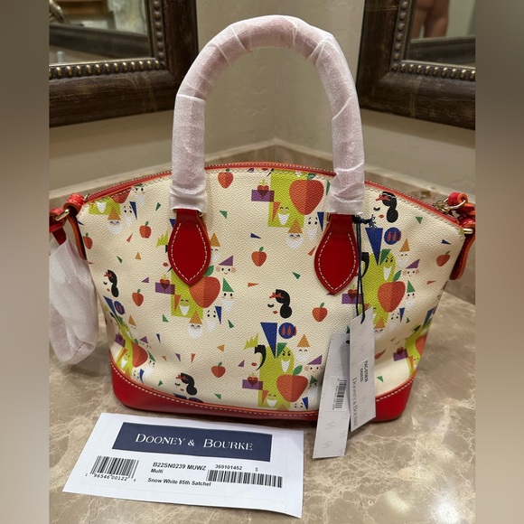Dooney & Bourke NWT Snow White 85th Anniversary Satchel purse FAC-070638 - Picture 4 of 10